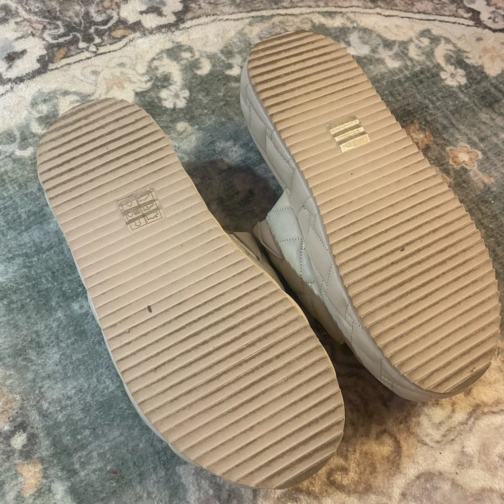 Kurt Geiger Beige Quilted Sandals with Gem Accents - Picture 4 of 4